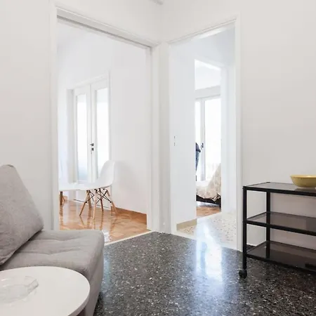 Apartment Modern New Comfort 2 Bd Apt In Centre Athens